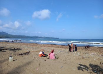 Roda Ekonomi Terus Berputar: Potret Ketangguhan Nelayan Tulungagung