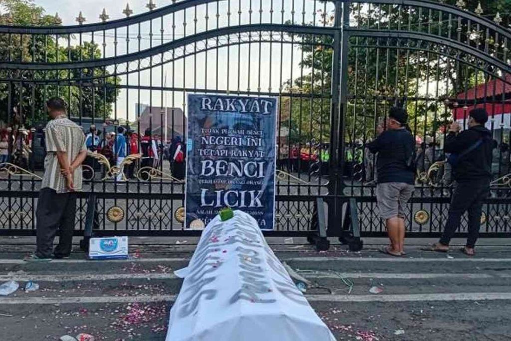 Rakyat Pati Berjuang di Jalanan, Wakilnya Menghilang