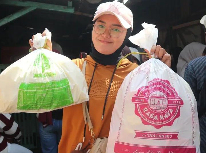 Kerupuk Bang Jo, Ikon Kuliner Bojonegoro yang Melegenda Sejak 1929