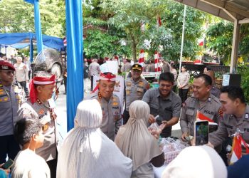 Semarak Baksos Akpol 90 di Genuk, Wakapolri Hangat Berinteraksi dengan Anak-Anak