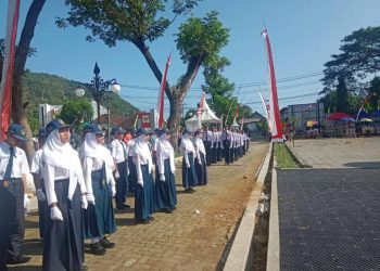 Lomba Gerak Jalan Ngadirojo Diwarnai Insiden Belasan Peserta Pingsan