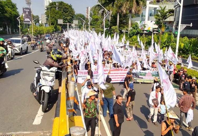 Hari Tani 2025: Ribuan Petani Kepung DPR, 8.340 Aparat Jaga Jakarta