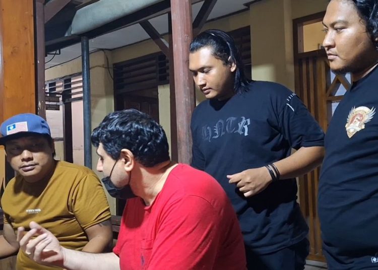 Melaju Kencang di Kampung, Pasutri Asal Iran Diamankan Polisi Ngawi