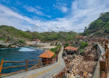 Duta Wisata Gelar Summer Camp di Pantai Klotok, Promosi Wisata Wonogiri Selatan