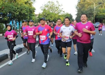Gubernur Jateng Ahmad Luthfi Ikut Meriahkan Solo Run Fest 2025 Bersama 6.000 Peserta