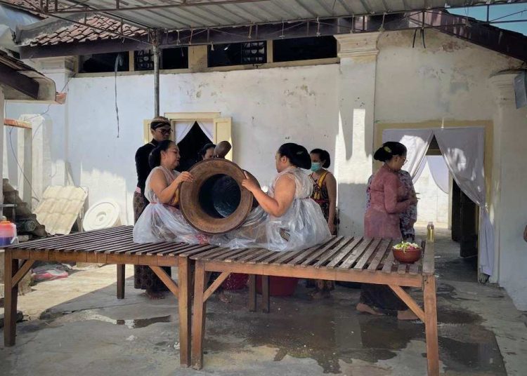 Kraton Surakarta Gelar Jamasan Pusaka Kyai Dudha Usai Grebeg Maulud