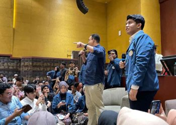 Ngobrol Bareng Anies Baswedan di UNAIR, Auditorium Dipenuhi 2.000 Peserta