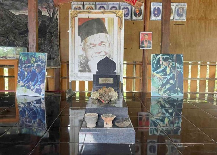 Makam Mbah Maridjan di Petilasan: Jejak Awan Panas Letusan Merapi 2010