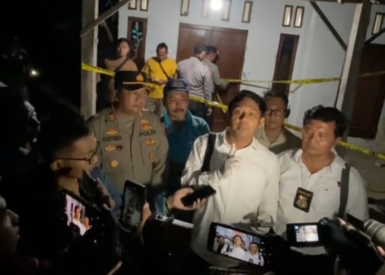 Tragedi Ponorogo: Suami Istri Korban Dibunuh Anak Dimakamkan Satu Liang Lahat