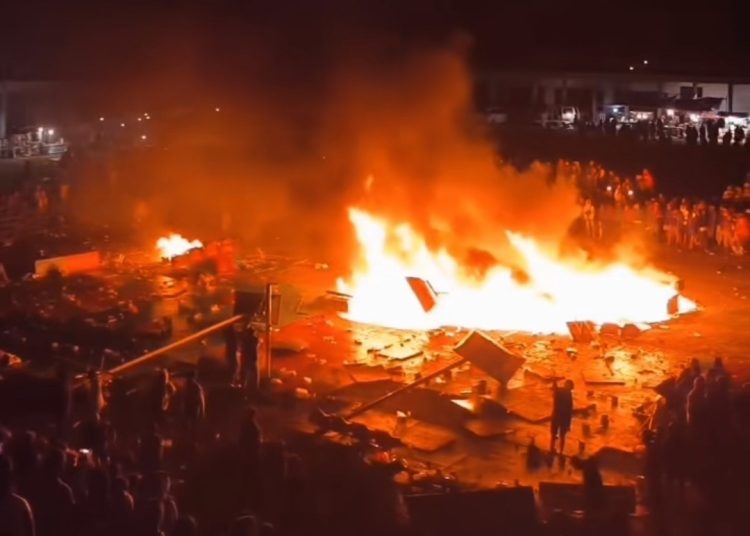Grand Final Soedirman Cup 2025 di Pacitan Ricuh, Penonton Bakar Perangkat Pertandingan