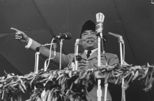 Soekarno dan NASAKOM: Antara Cita-Cita Persatuan dan Realitas Konflik