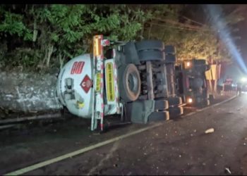 Sopir Tewas dan Penumpang Luka Saat Truk Tangki Terguling di Gunungkidul