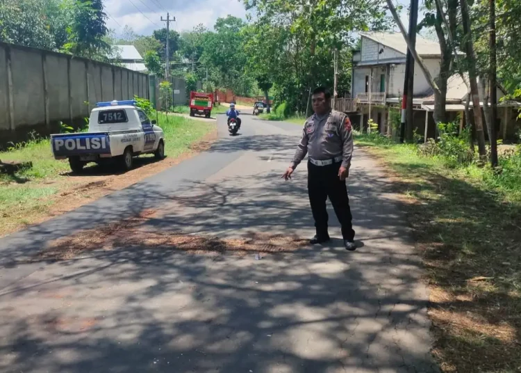 Pengendara Motor Tewas Adu Banteng dengan Truk di Karanganyar