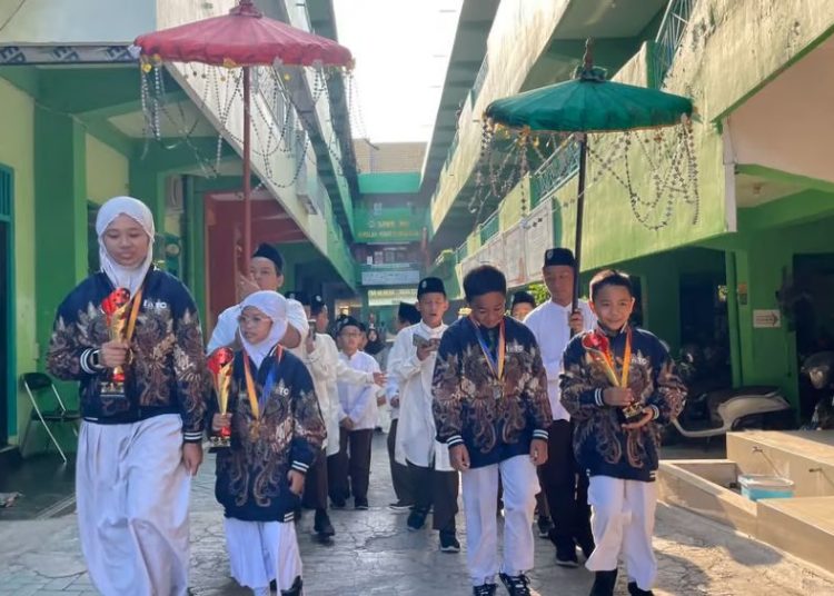 Bikin Bangga! Siswa NU 1 Gresik Borong 6 Medali Robotik Malaysia 2025