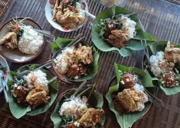 Pecel Ayam Lodho, Inovasi Kuliner Nyeleneh dari Ponorogo yang Bikin Lidah Ketagihan