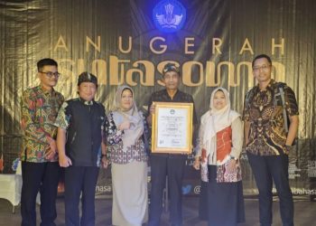 Guru SMPN 1 Parang Raih Anugerah Sutasoma 2025, Harumkan Nama Magetan