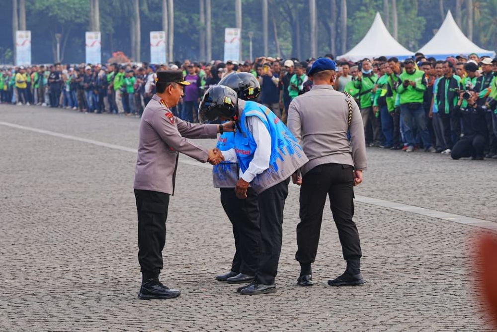 Kapolri Ajak Komunitas Ojol Jadi Mitra Jaga Kamtibmas Lewat Apel Ojol di Monas