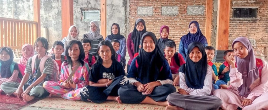 Yayasan Eka Surya Bersama Gelar Les Gratis di Nambangan Kidul
