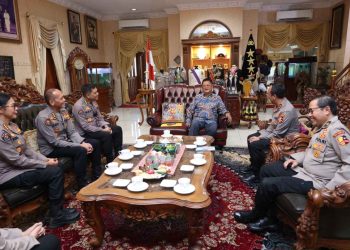 Kadiv Humas Polri Irjen Sandi Nugroho Silaturahmi ke Jenderal (Purn) Da’i Bachtiar