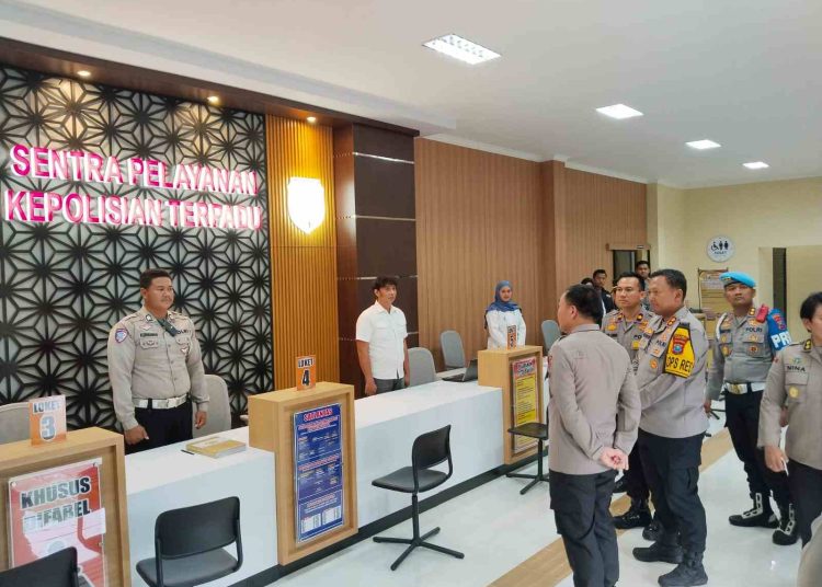 Wakapolda Jatim Brigjen Pasma Royce Tinjau Pelayanan Publik Polres Madiun Kota