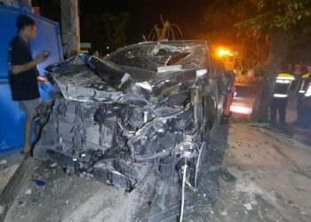Dua Pelajar SMP Tewas Ditabrak MPV di Jalan Raya Kawedanan Magetan