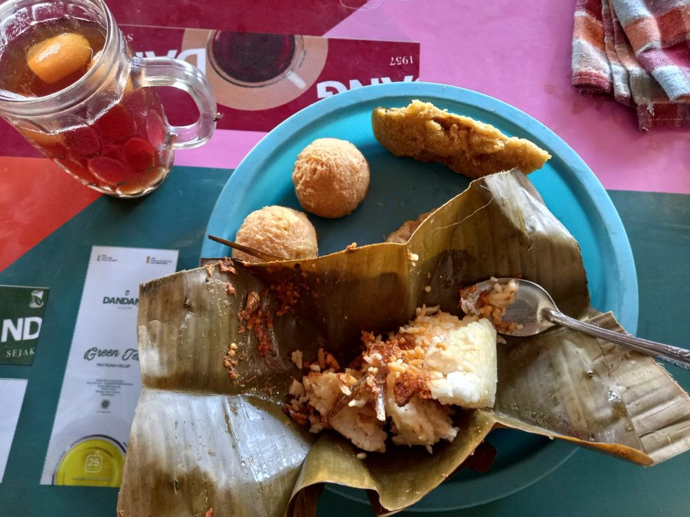 Menikmati Gegok Pedas Warung Mbah Tumirah, Kuliner Lawas di Trenggalek