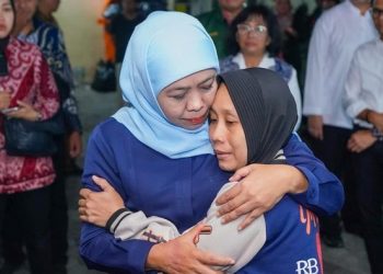 Khofifah Tegaskan Pemprov Jatim Terus Dampingi Korban Tragedi Ponpes Al Khoziny