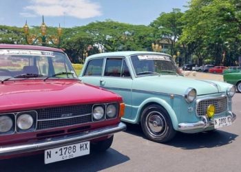 Ratusan Mobil Fiat Lawas Ramaikan Jambore Nasional di Kota Malang