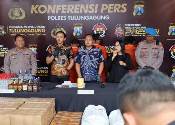 Polres Tulungagung Bongkar Jaringan Penjualan Miras Online, Amankan Ribuan Botol dan Tiga Tersangka