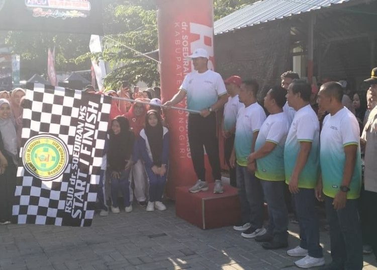 Ribuan Warga Antusias Ikuti Jalan Sehat HKN ke 61 di Wonogiri, Wujudkan Generasi Sehat dan Hebat