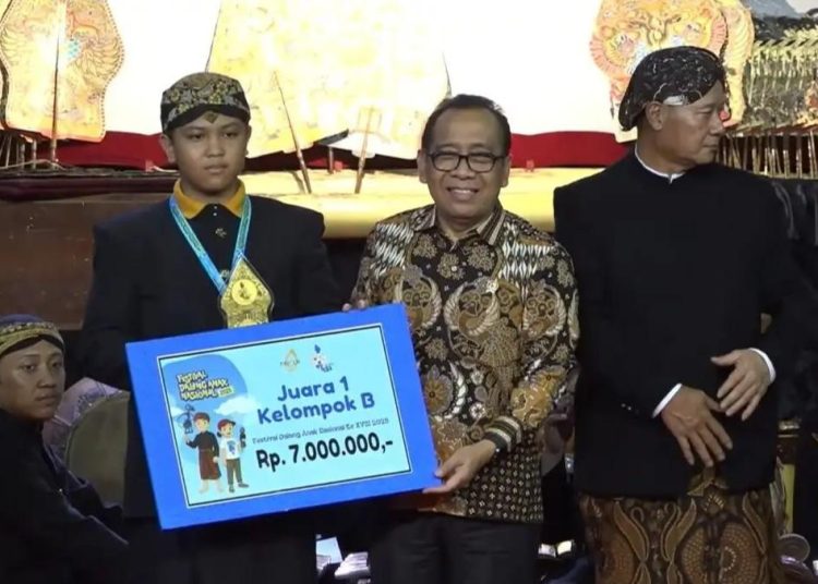 Dalang Muda Wonogiri Tampil Memukau, Rebut Juara Satu FDA Nasional 2025 di TMII