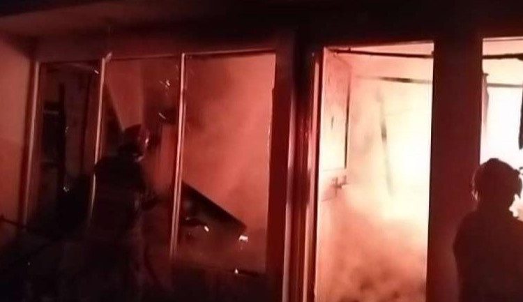 Kafe di Bojonegoro Terbakar Dini Hari, Kerugian Capai Rp150 Juta