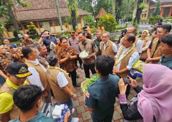 Dirjen Otonomi Daerah Kemendagri Edukasi Ketahanan Pangan Berbasis Sekolah di SMKN 1 Mojosongo