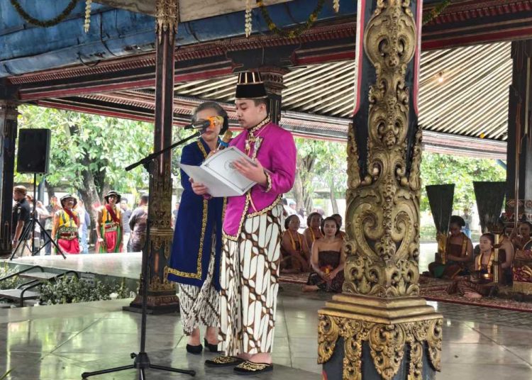 Jumeneng Nata Pakoe Boewono XIV: Momen Sakral Penetapan Raja Baru Keraton Surakarta
