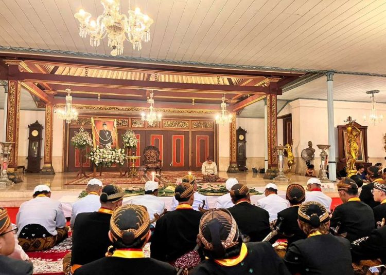 Kraton Surakarta Gelar Wilujengan 7 Hari Wafatnya Pakoe Boewono XIII, Doa Khusyuk Penuhi Sasana Parasdya