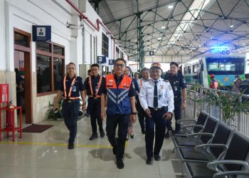 Direksi KAI Inspeksi Jalur Daop 7 Madiun, Prioritaskan Mitigasi Cuaca Ekstrem dan Pengamanan Titik Rawan