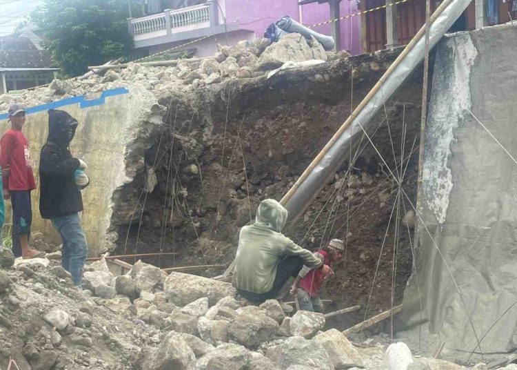 Talut Senilai Rp190 Juta di Magetan Runtuh, Irigasi Petani Terganggu