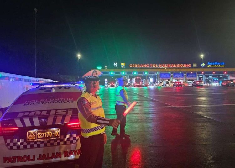 Arus Tol Trans Jawa Meningkat di Akhir Pekan Nataru, Polda Jateng Pastikan Lalu Lintas Tetap Lancar