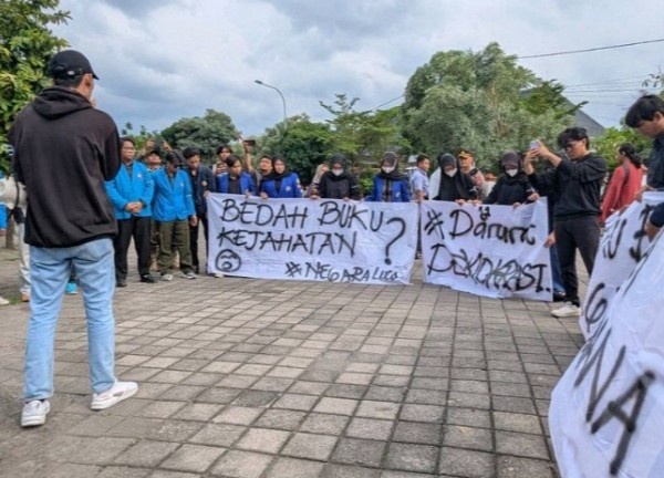 Aksi Mahasiswa di Madiun, Soroti Pembubaran Diskusi Buku dan Kebebasan Akademik