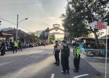 Polri Hadir Amankan Perjalanan 1.121 Warga PSHT ke Bumi Reog Berdzikir