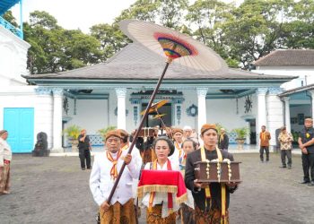 Kraton Surakarta Gelar HajadDalem Labuhan Caos Pisungsung