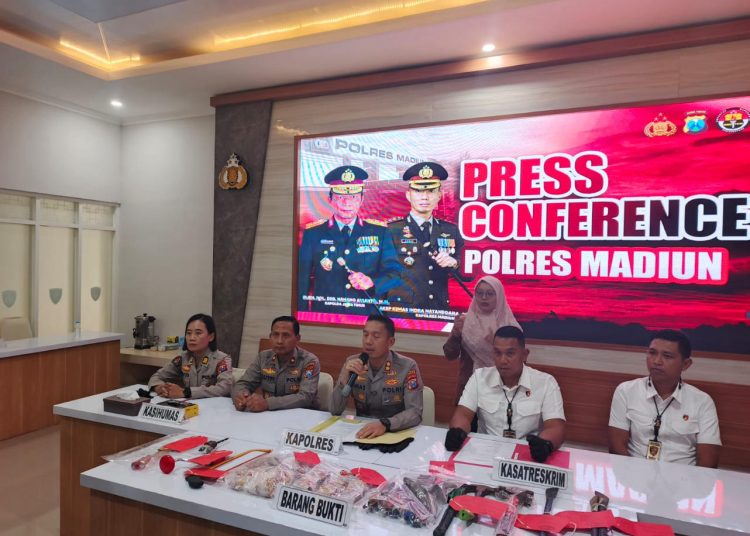 Spesialis Bobol Tembok Madiun–Magetan Dibekuk, Ratusan Perhiasan Emas Disita