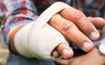 Tunggak Hutang, Debt Collector Patahkan Jari