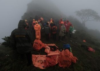 Tim SAR Temukan Enam Jenazah Korban Pesawat ATR 42-500 di Gunung Bulusaraung