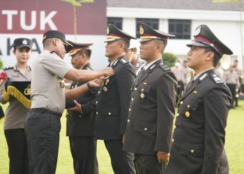 Polda Jateng Anugerahkan Satyalancana kepada 2.807 Personel Berprestasi