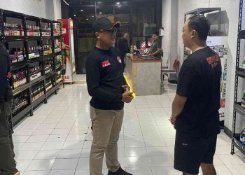 Peredaran Miras Ilegal Terungkap, Polisi Amankan Pemilik Kafe di Madiun