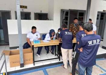Cegah Pelanggaran dan Narkoba, Lapas Wonogiri Konsisten Gelar Tes Urine Berkala