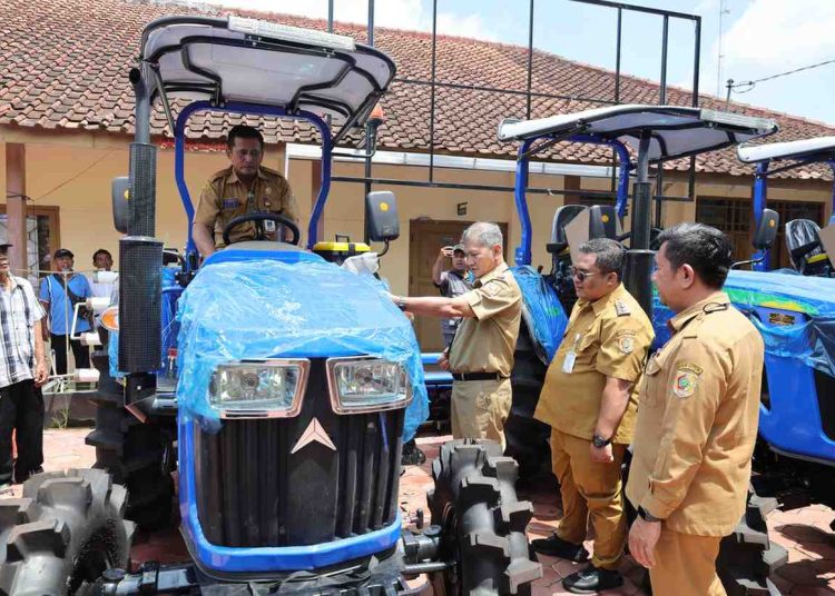 Wonogiri Salurkan 18 Alat dan Mesin Pertanian untuk Tingkatkan Produksi Poktan dan Gapoktan