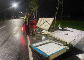 Pecah Ban, Mobil Pick Up Terguling di Jalur Wonogiri-Selogiri