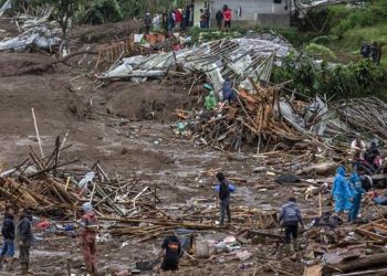 Longsor Terjang Cisarua Bandung Barat, 82 Orang Masih Dicari
